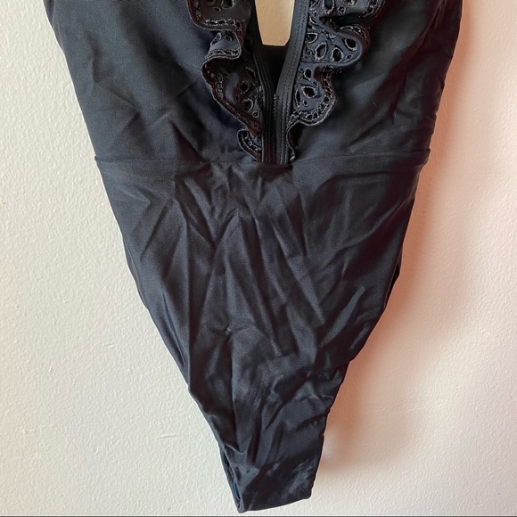 Avec Les Filles Ruffle Top One Piece Swimsuit - Picture 5 of 13